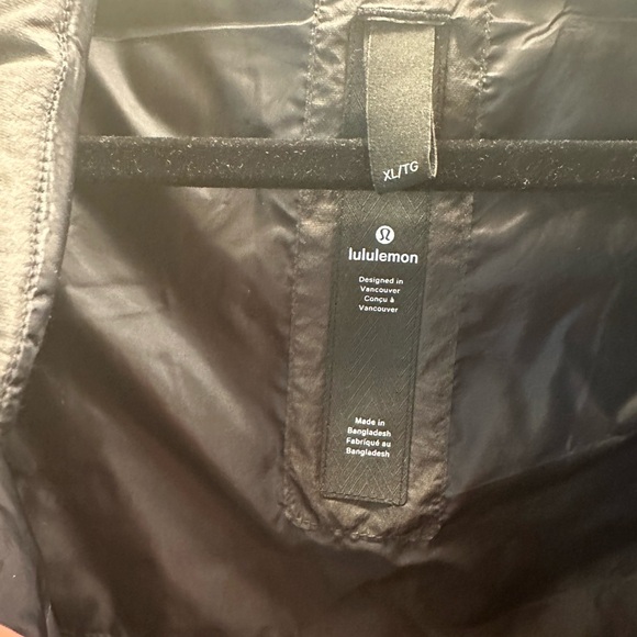 Lululemon Black Snap Down Vest Black - Picture 6 of 7